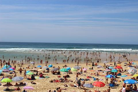 busy Biscarrosse beach in July