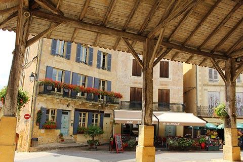 Cafe and market hall in center of Belves