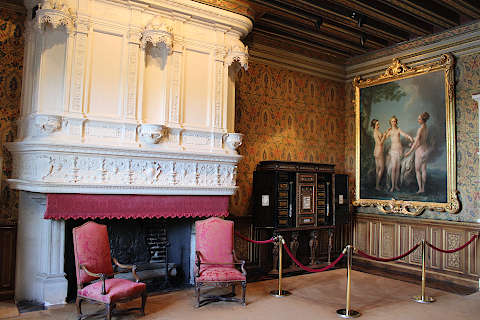 Chimney in salon at Chenonceau