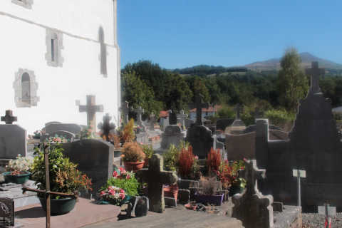 Church and cemetery in Itxassou