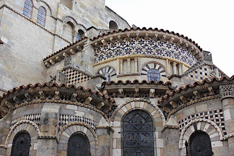 Photo of Clermont-Ferrand basilica