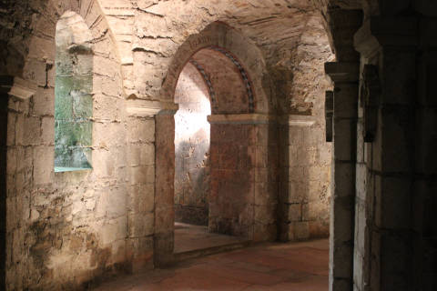 crypt below the abbey church of Saint-Philibert in Tournus