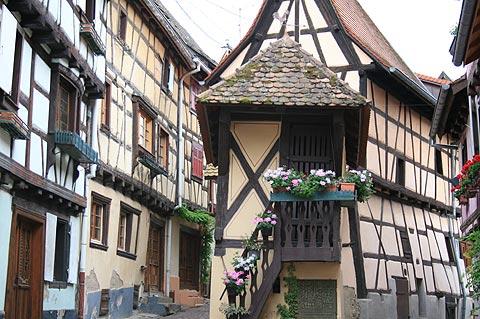 Rue des Ramparts in Eguisheim
