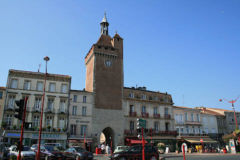 Tower and entrance to historic centre of Villeneuve-sur-Lot