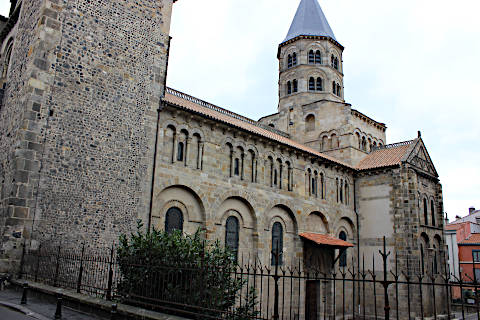 Exterior of the basilica in Clermont-Ferrand