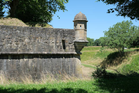 fortified walls in Navarrenx