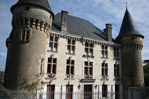 Imposing manor house in Thiviers