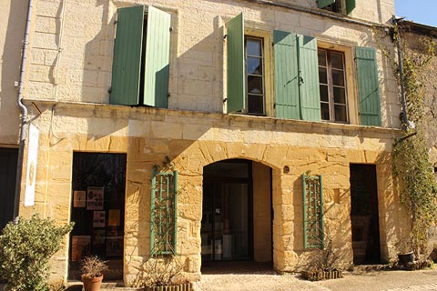 House with green shutters in Beaumont