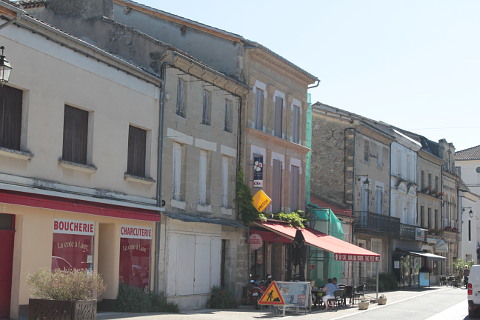 Lauzun high street