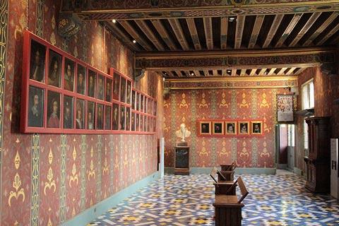Gallery of portraits in Blois Chateau
