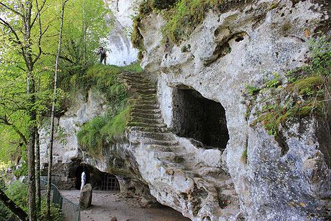 Prehistoric settlement at La Roque-Saint-Christophe