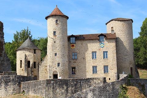 Castle and village of Laroquebrou