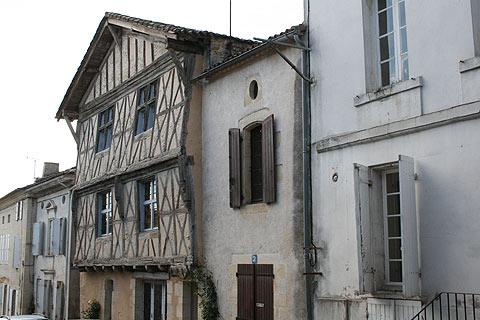 medieval house in Sauveterre-de-Guyenne