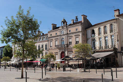 Place Bordes in Mont-de-Marsan