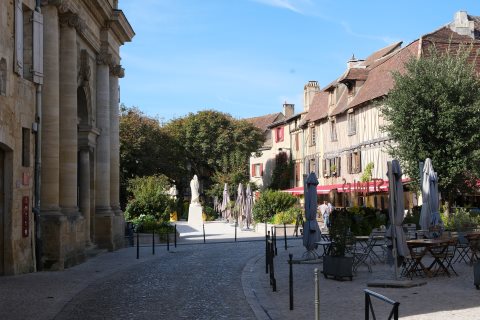 Place Mirpe in Bergerac old town