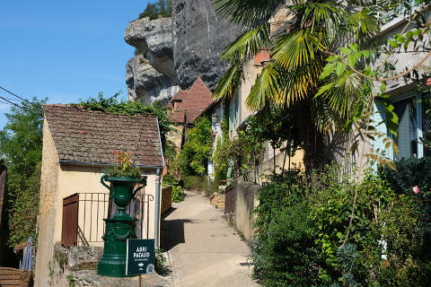 Rue du Moyen Age in Les Eyzies
