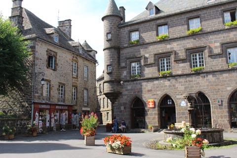 Salers village centre