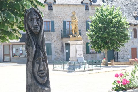 Statue in Cassaniouze