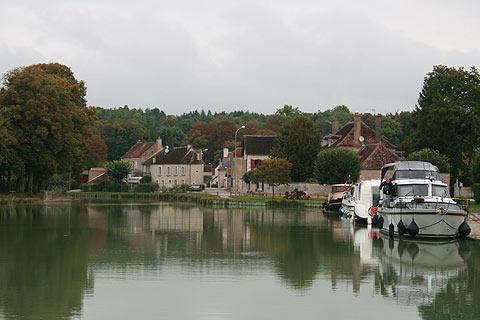 Burgundy canal in Tanlay