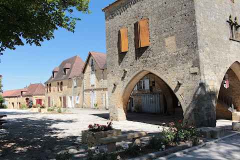Tower and arcade entrance to Molieres centre