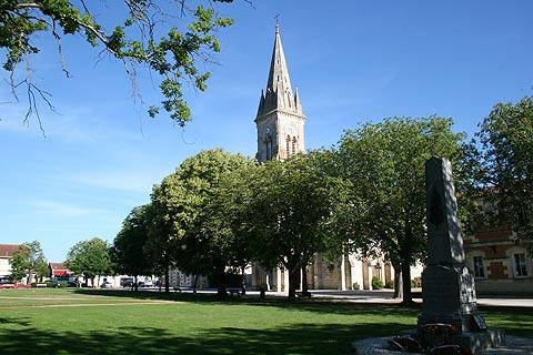 church in the town of Hourtin