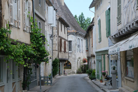 Street in Issigeac town centre
