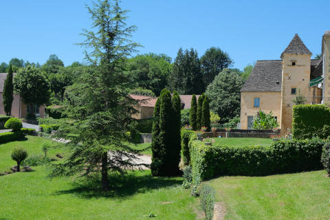 View of stone houses in saint-Geniès