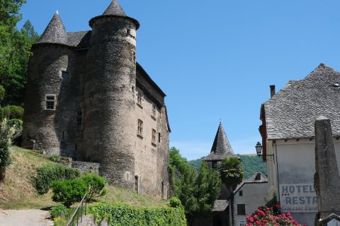 Castle in centre of Vieillevie