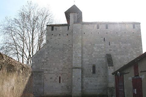Side of the church in Villeneuve-de-Mezin